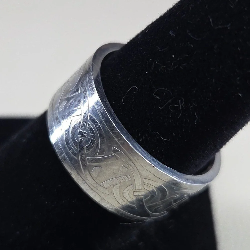 Celtic Knot Etched Band‎ Ring Silver Tone Metal Size 10 Unisex Wide Band